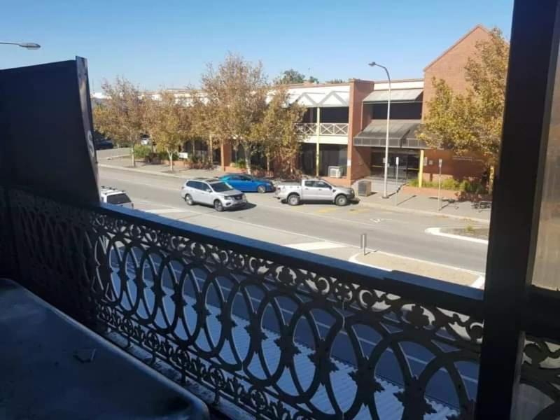 Royal Arms Hotel Port Adelaide Esterno foto